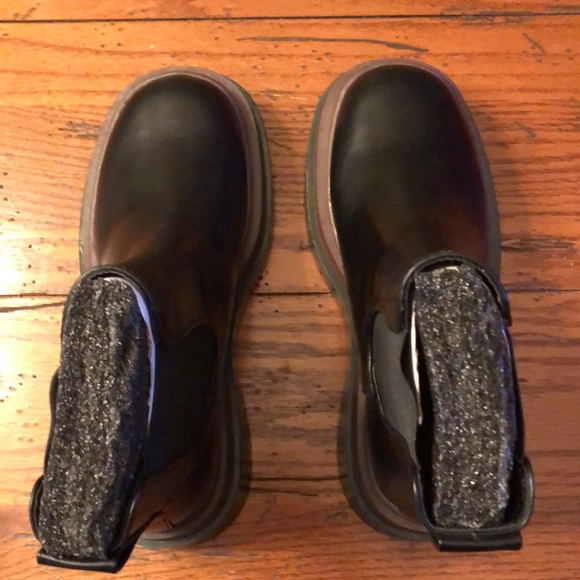 UO Betty Treaded Chelsea Boot - Picture 8 of 8